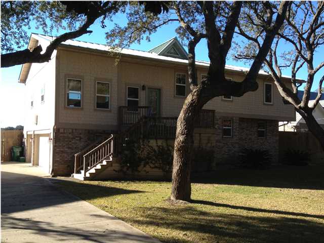 537 POCAHONTAS AVE, FORT WALTON BEACH, FL 32548 (MLS # 611373)